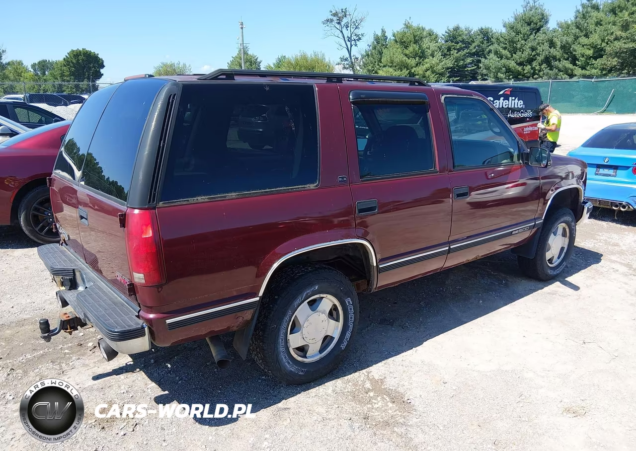1999 GMC Yukon Sle VIN:1GKEK13R7XJ756157 - 4