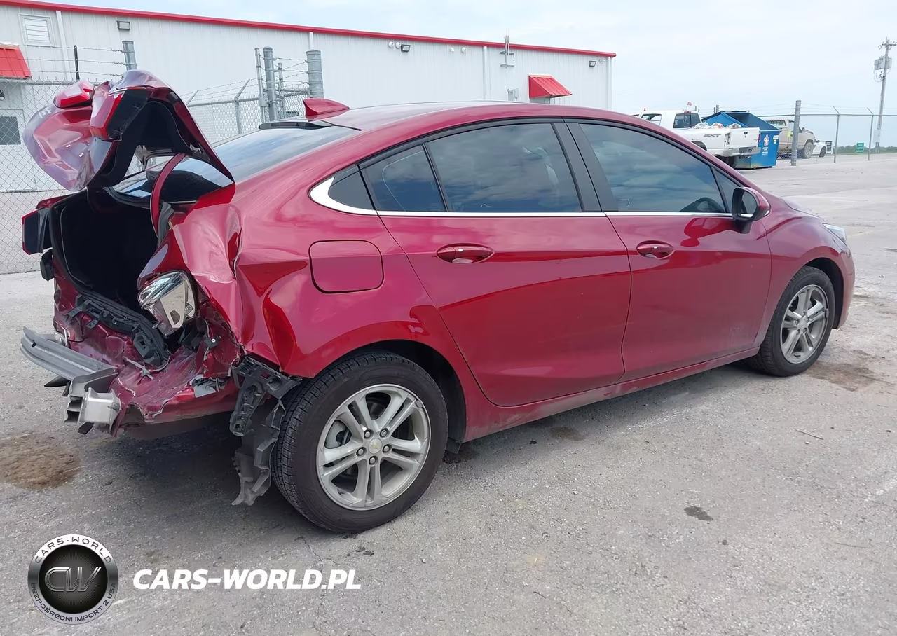 2018 Chevrolet Cruze Lt Auto VIN:1G1BE5SM9J7140833 - 4