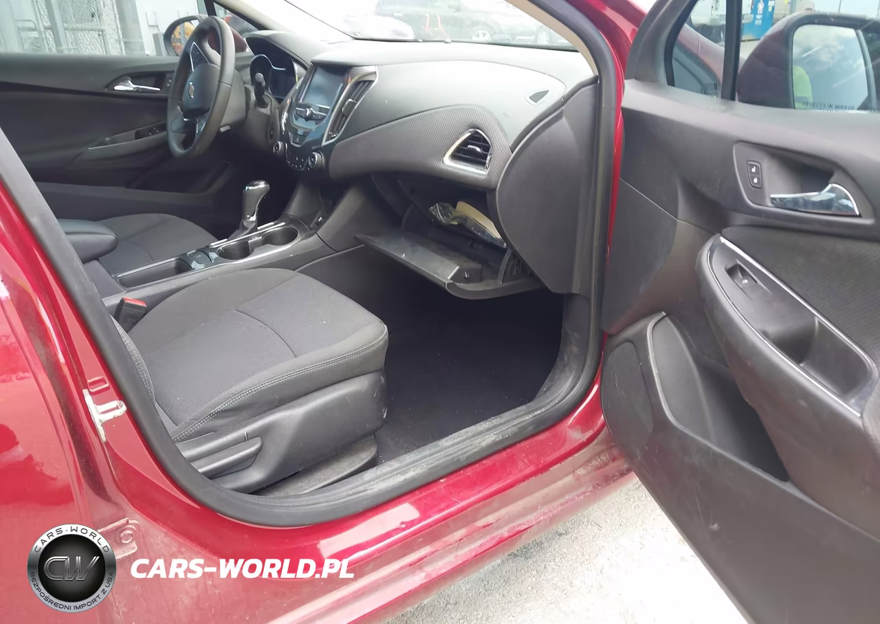 2018 Chevrolet Cruze Lt Auto VIN:1G1BE5SM9J7140833 - 5