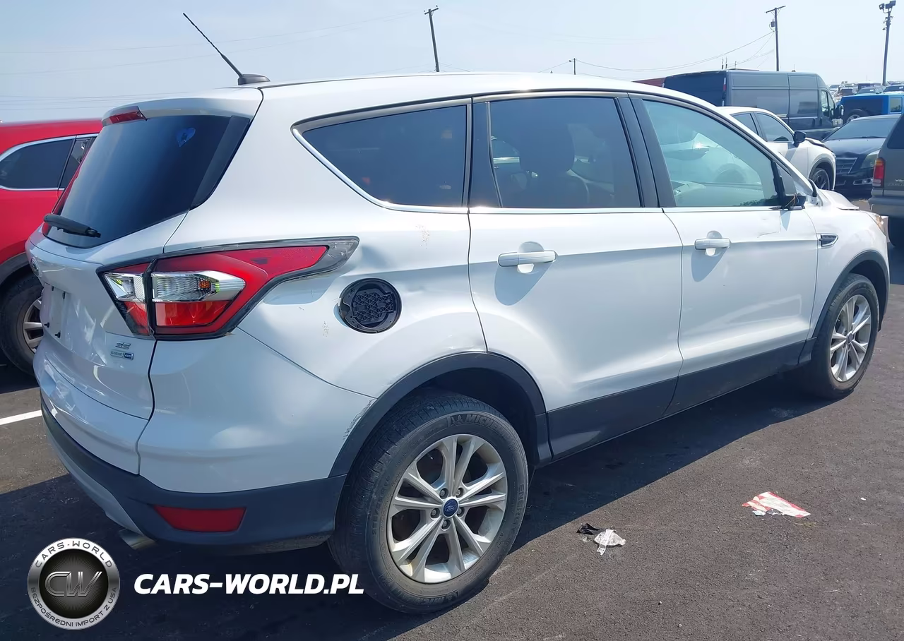 2017 Ford Escape Se VIN:1FMCU9GD1HUB50827 - 4