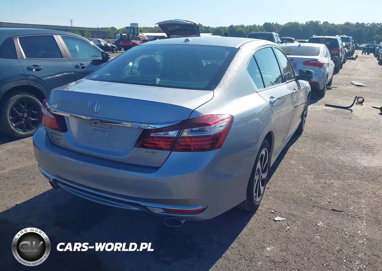 2017 Honda Accord Ex-L V6 VIN:1HGCR3F8XHA004937 - 4
