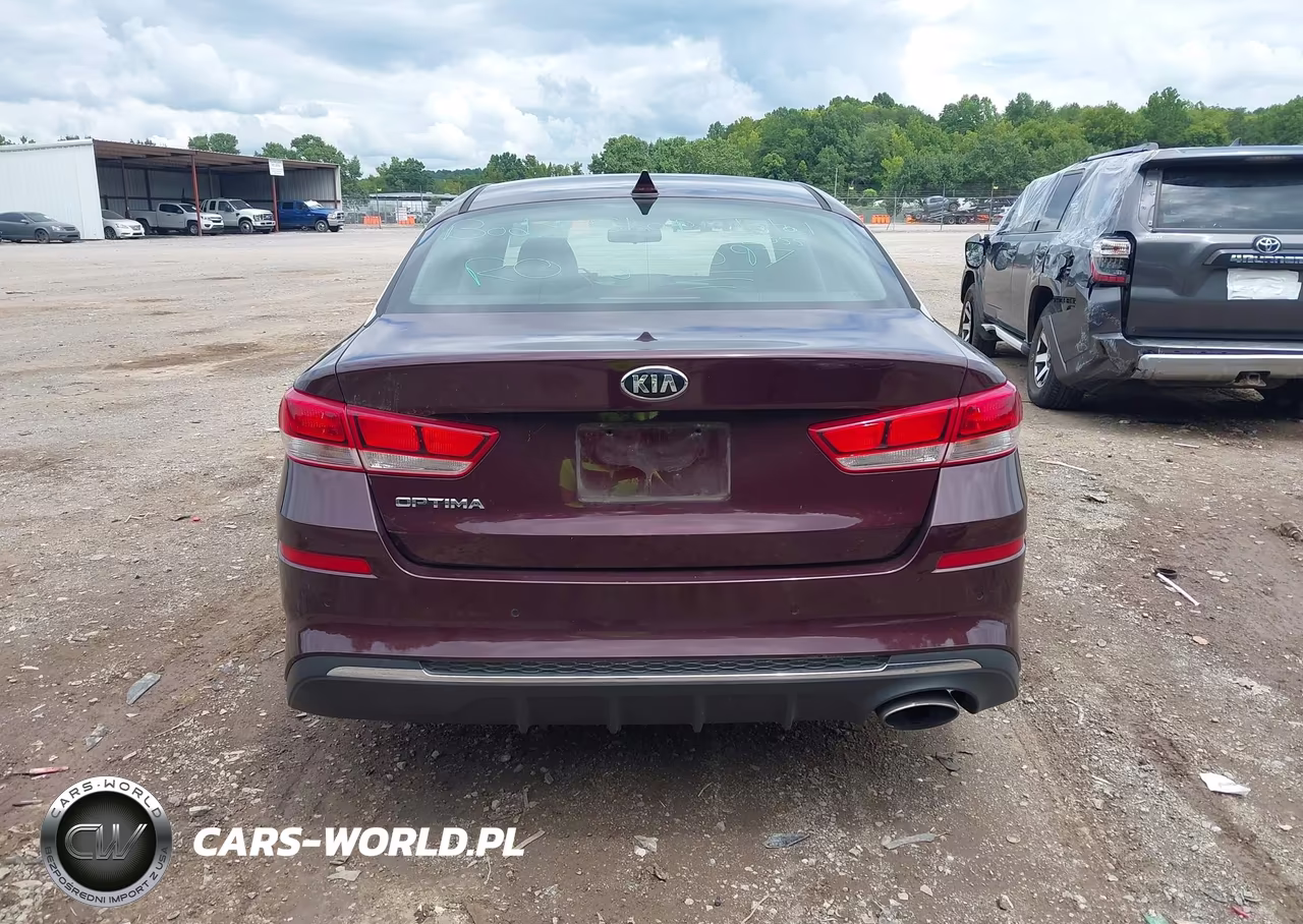 2019 Kia Optima Lx VIN:5XXGT4L34KG371327 - 16