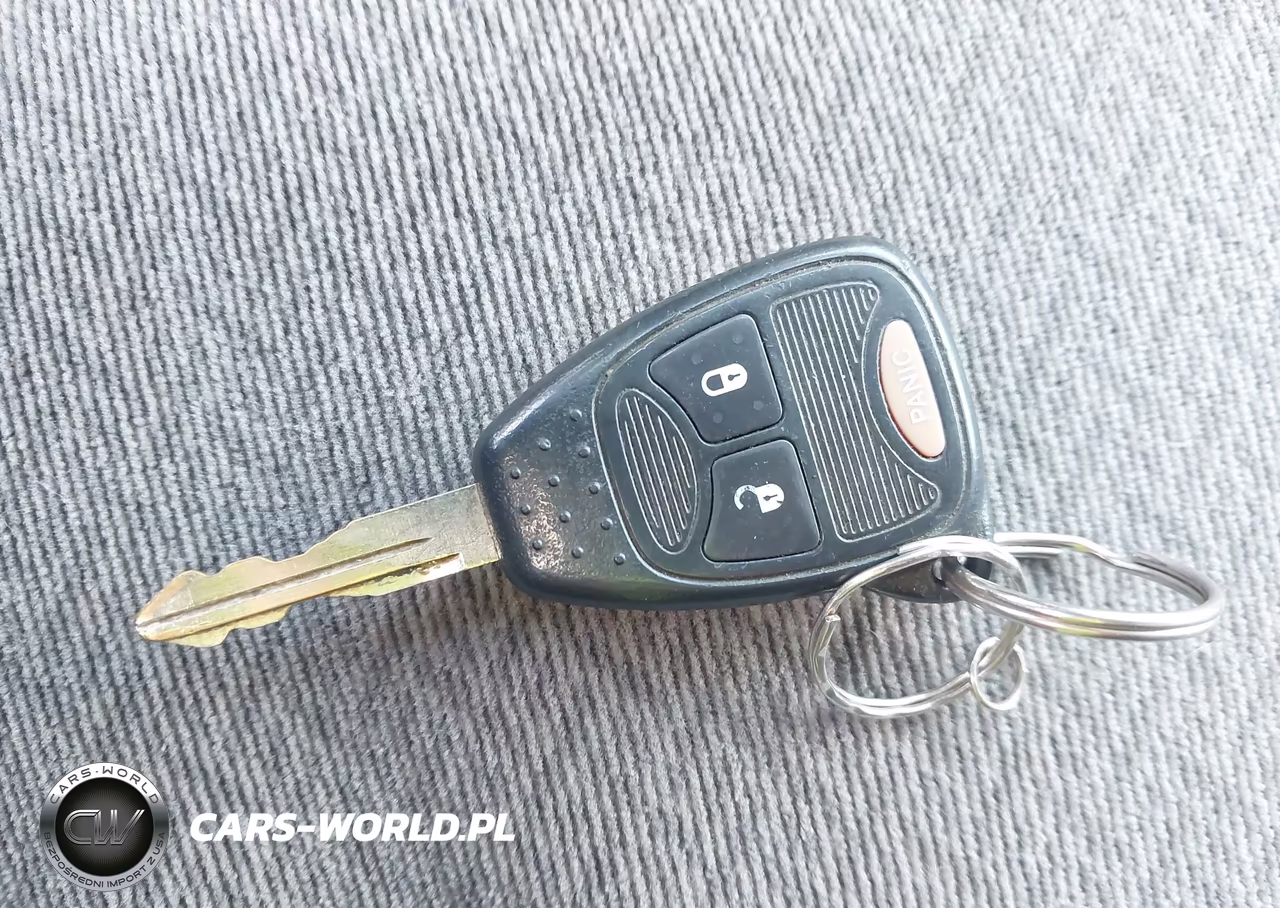 2006 Chrysler Town & Country VIN:1A4GP45R76B747028 - 11