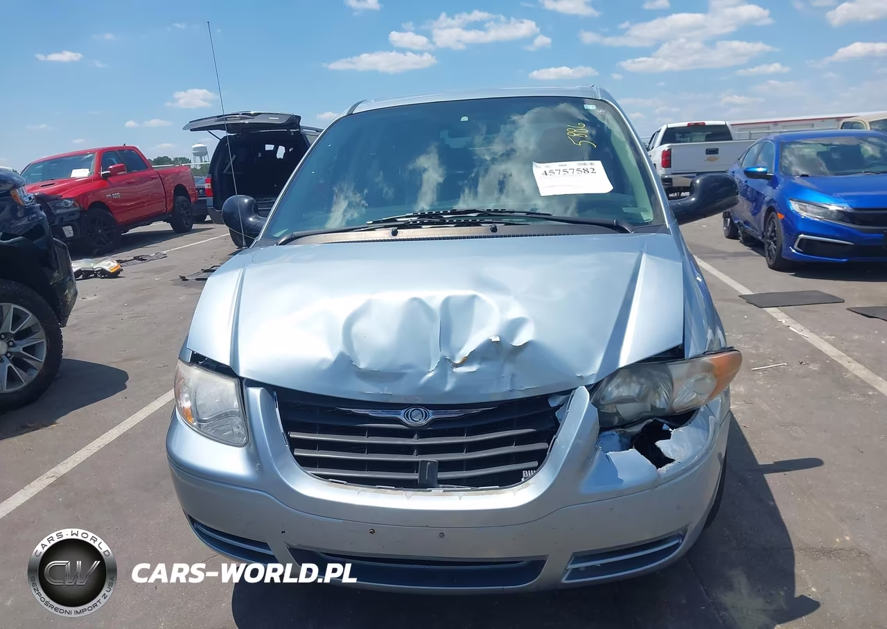 2006 Chrysler Town & Country VIN:1A4GP45R76B747028 - 12
