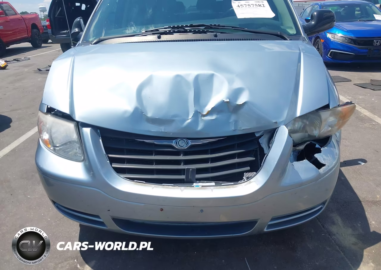 2006 Chrysler Town & Country VIN:1A4GP45R76B747028 - 6