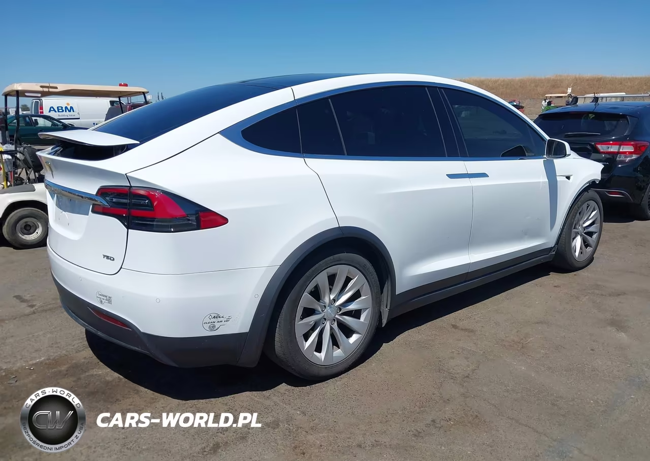 2016 Tesla Model X 60D-70D-75D-90D VIN:5YJXCAE25GF020214 - 4
