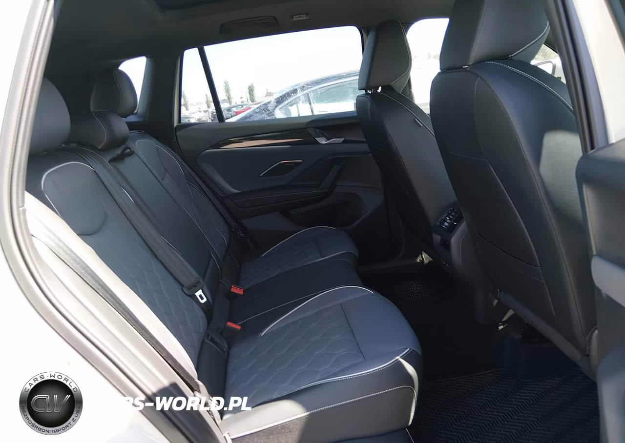 2025 Volkswagen Tiguan 2.0T Sel R-Line VIN:3VVLR7RM8SM040149 - 8