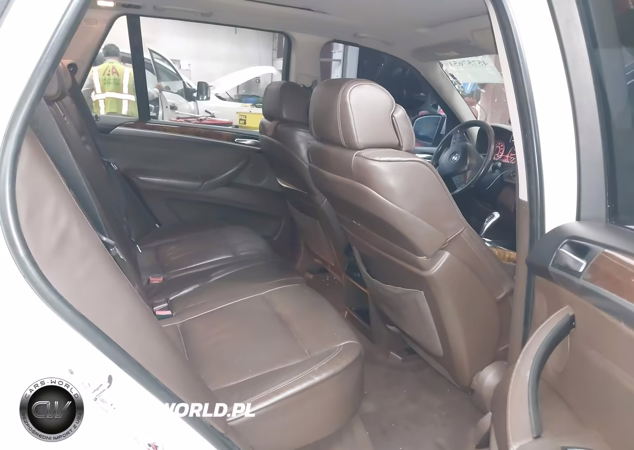 2007 BMW X5 4.8I VIN:5UXFE83517LZ38369 - 8