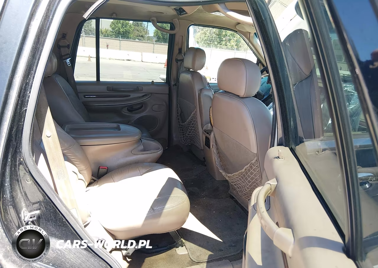 1998 Lincoln Navigator VIN:5LMPU28L8WLJ39144 - 8
