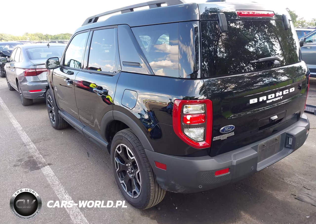2025 Ford Bronco Sport Outer Banks VIN:3FMCR9CN1SRF64642 - 3
