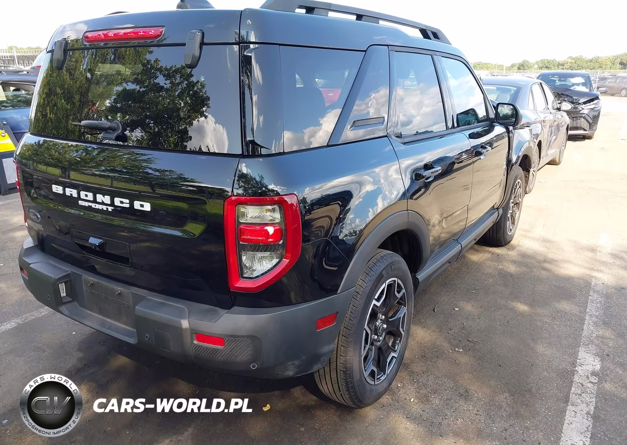 2025 Ford Bronco Sport Outer Banks VIN:3FMCR9CN1SRF64642 - 4
