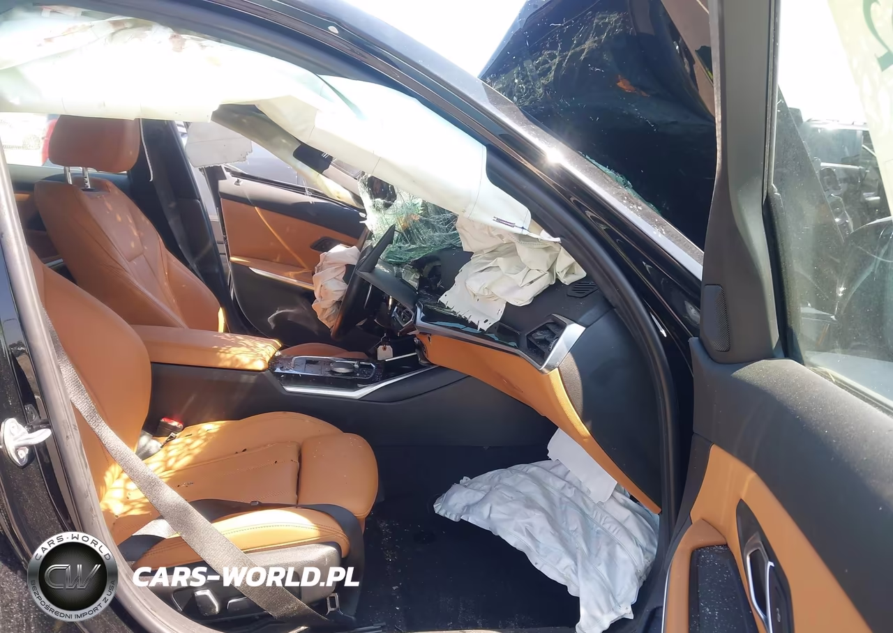 2024 BMW 330I VIN:3MW69FF01R8E02068 - 5