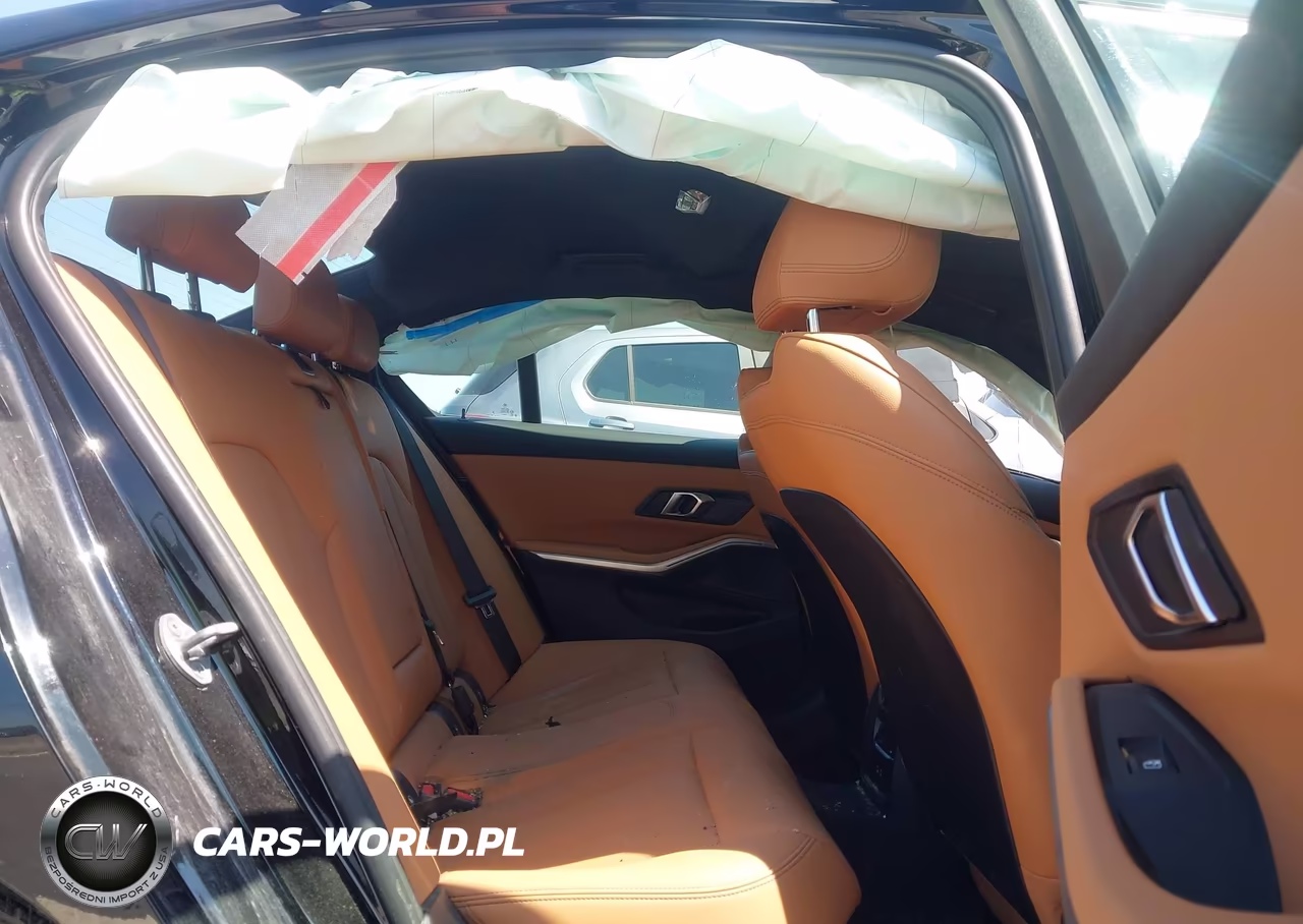 2024 BMW 330I VIN:3MW69FF01R8E02068 - 8