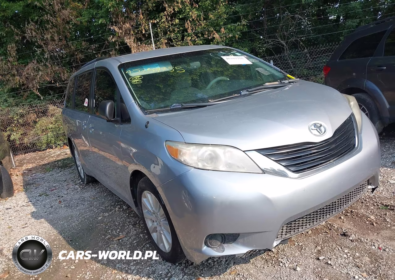 2014 Toyota Sienna Le 7 Passenger – zdjęcie 1 z 16