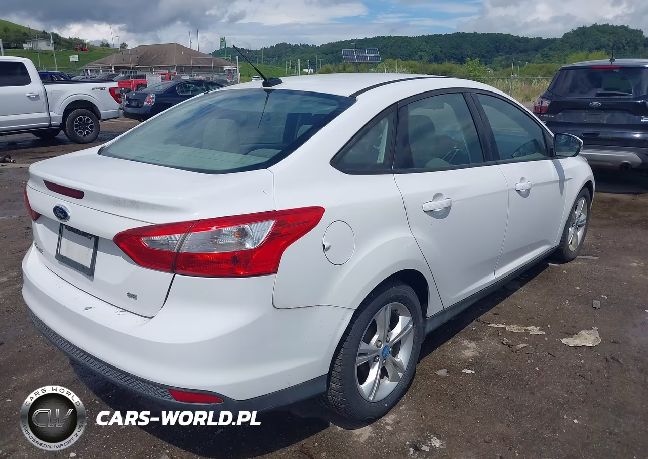 2013 Ford Focus Se VIN:1FADP3F26DL195992 - 4