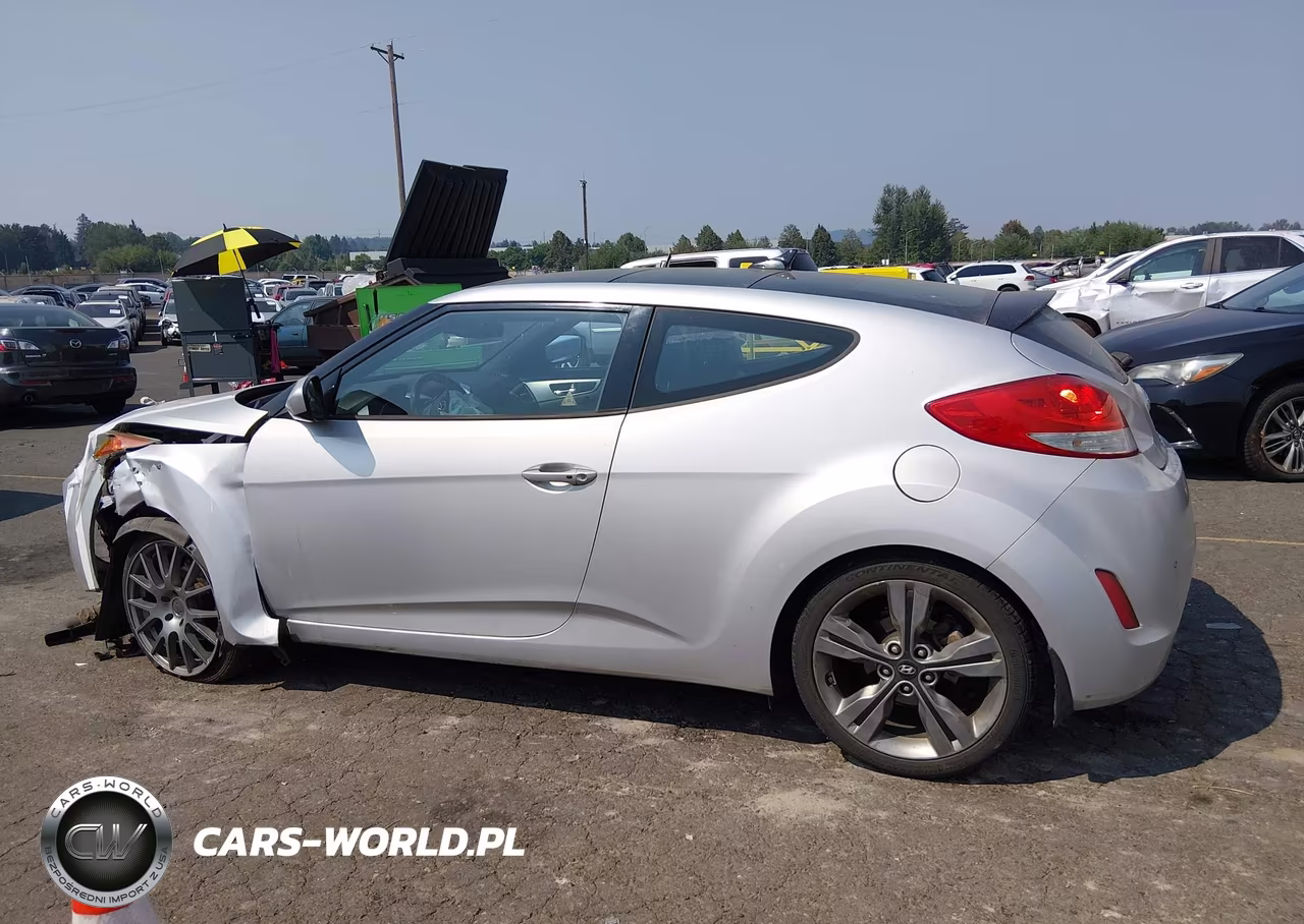 2016 Hyundai Veloster VIN:KMHTC6AD4GU292078 - 15