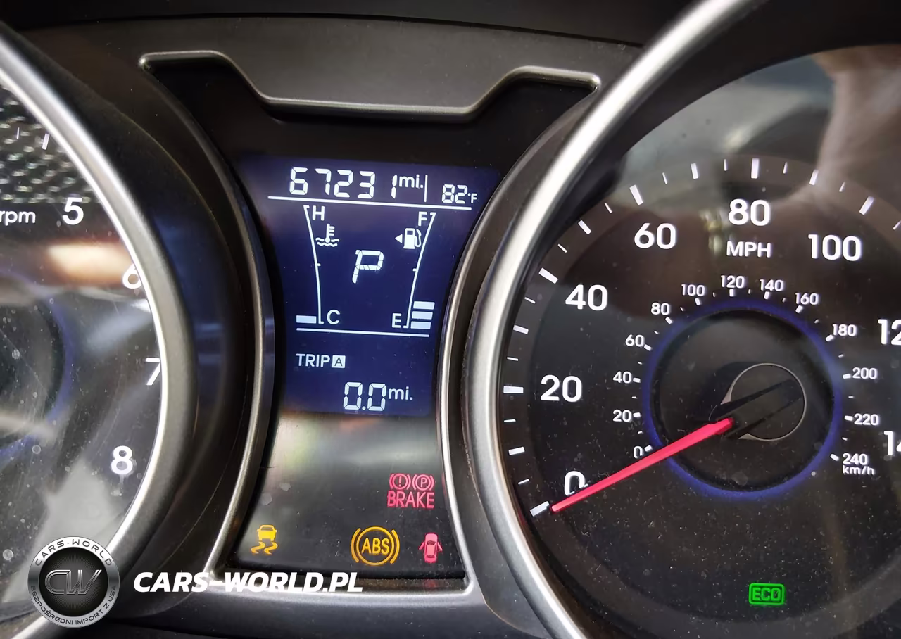2016 Hyundai Veloster VIN:KMHTC6AD4GU292078 - 16