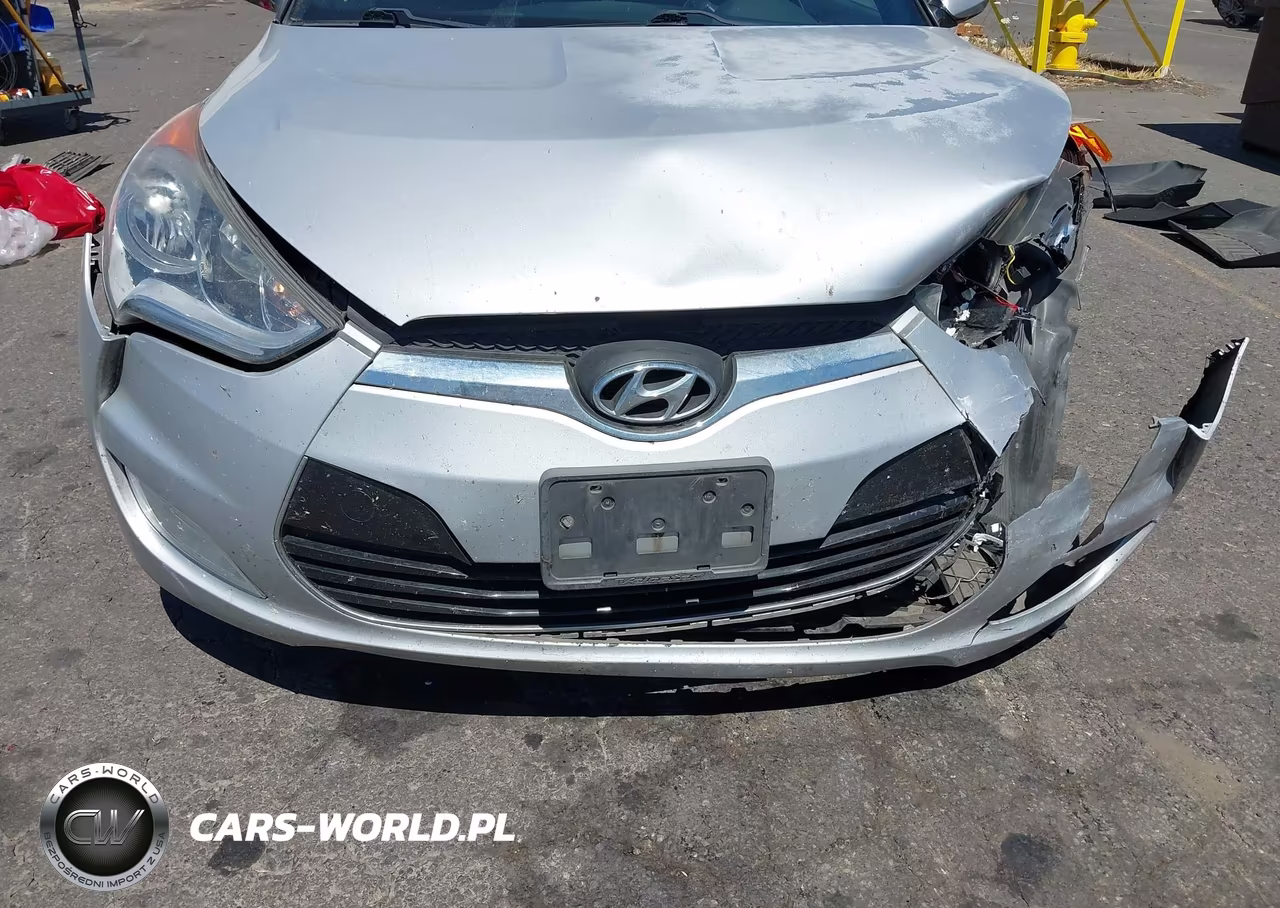 2016 Hyundai Veloster VIN:KMHTC6AD4GU292078 - 18