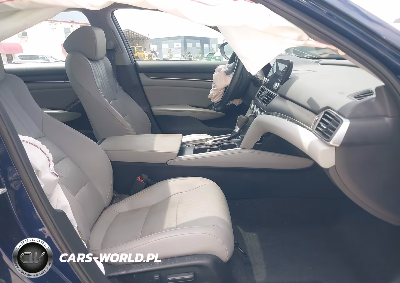 2018 Honda Accord Touring VIN:1HGCV1F96JA213641 - 5