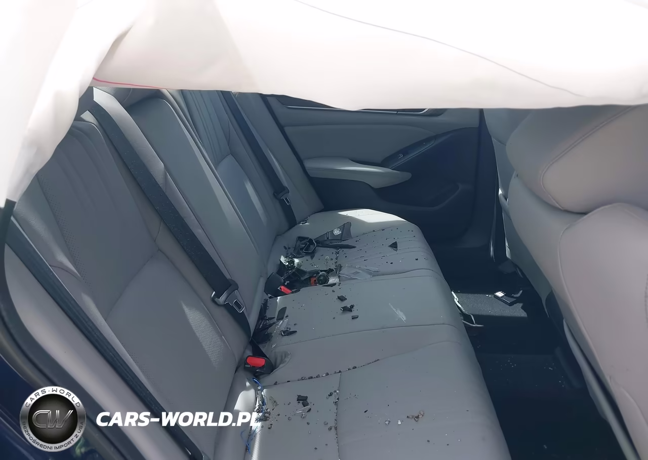2018 Honda Accord Touring VIN:1HGCV1F96JA213641 - 8
