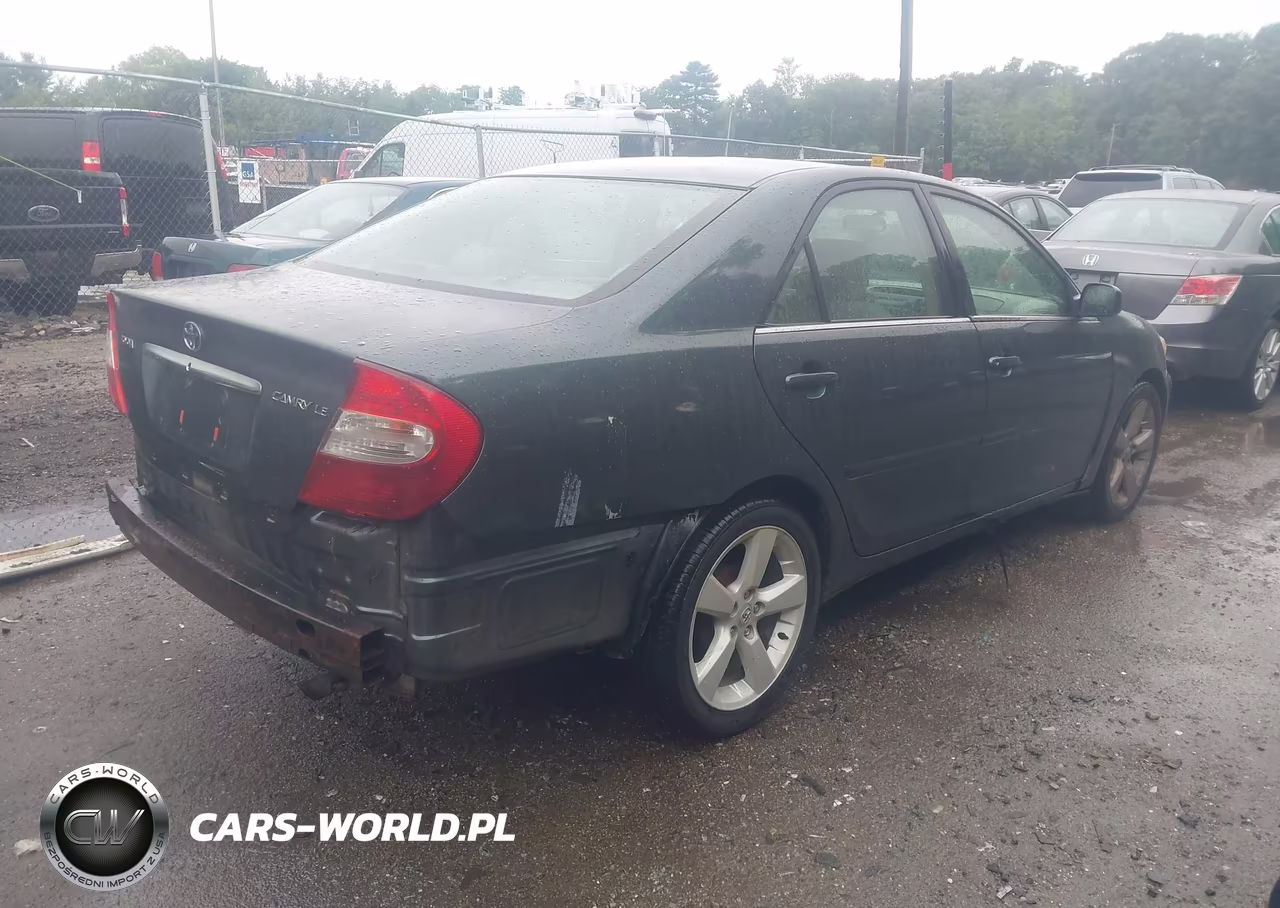2004 Toyota Camry Le VIN:4T1BE32K34U300135 - 4