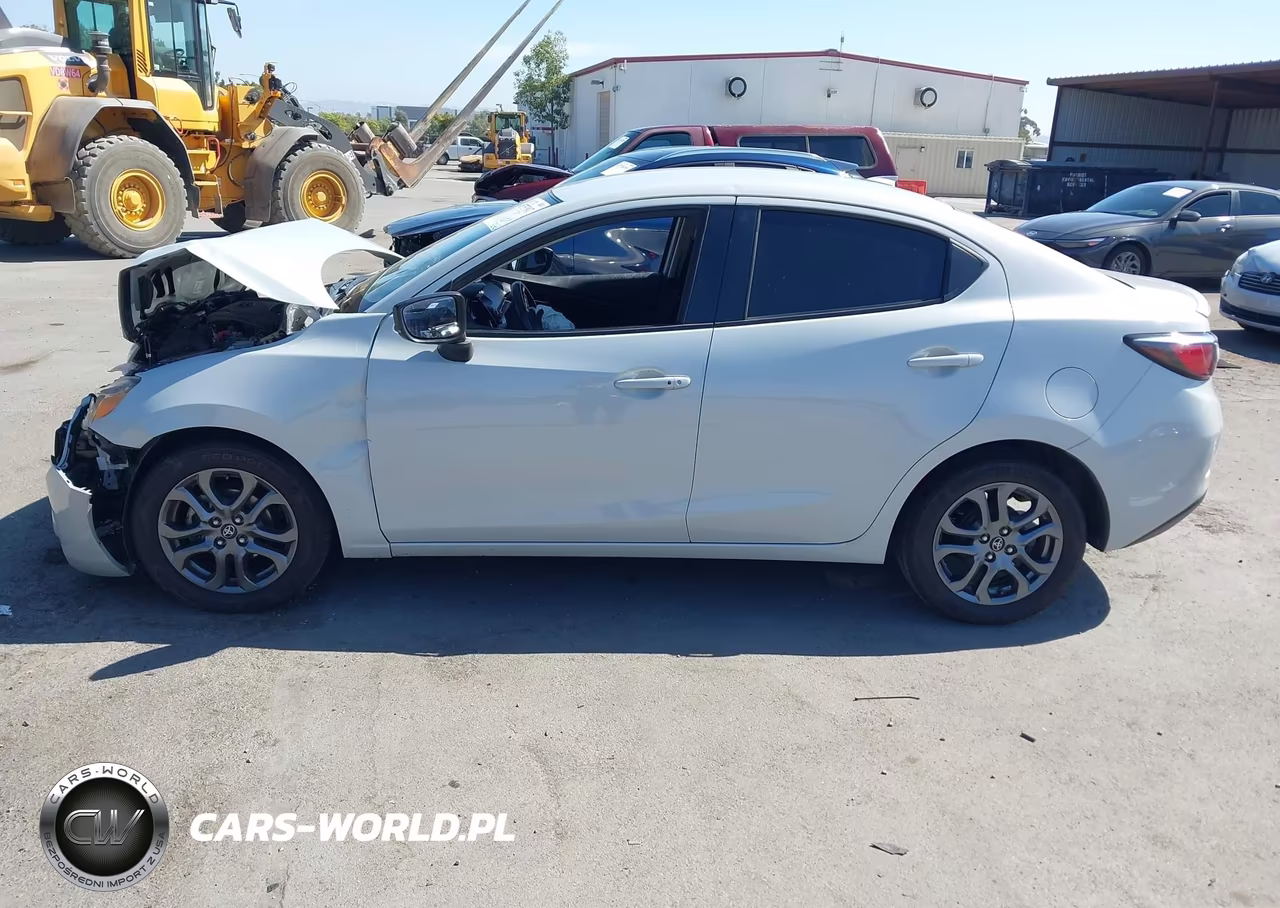 2019 Toyota Yaris Xle VIN:3MYDLBYV0KY507110 - 15