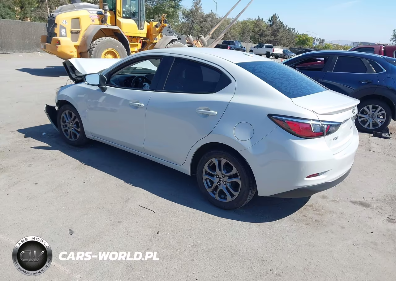 2019 Toyota Yaris Xle VIN:3MYDLBYV0KY507110 - 3