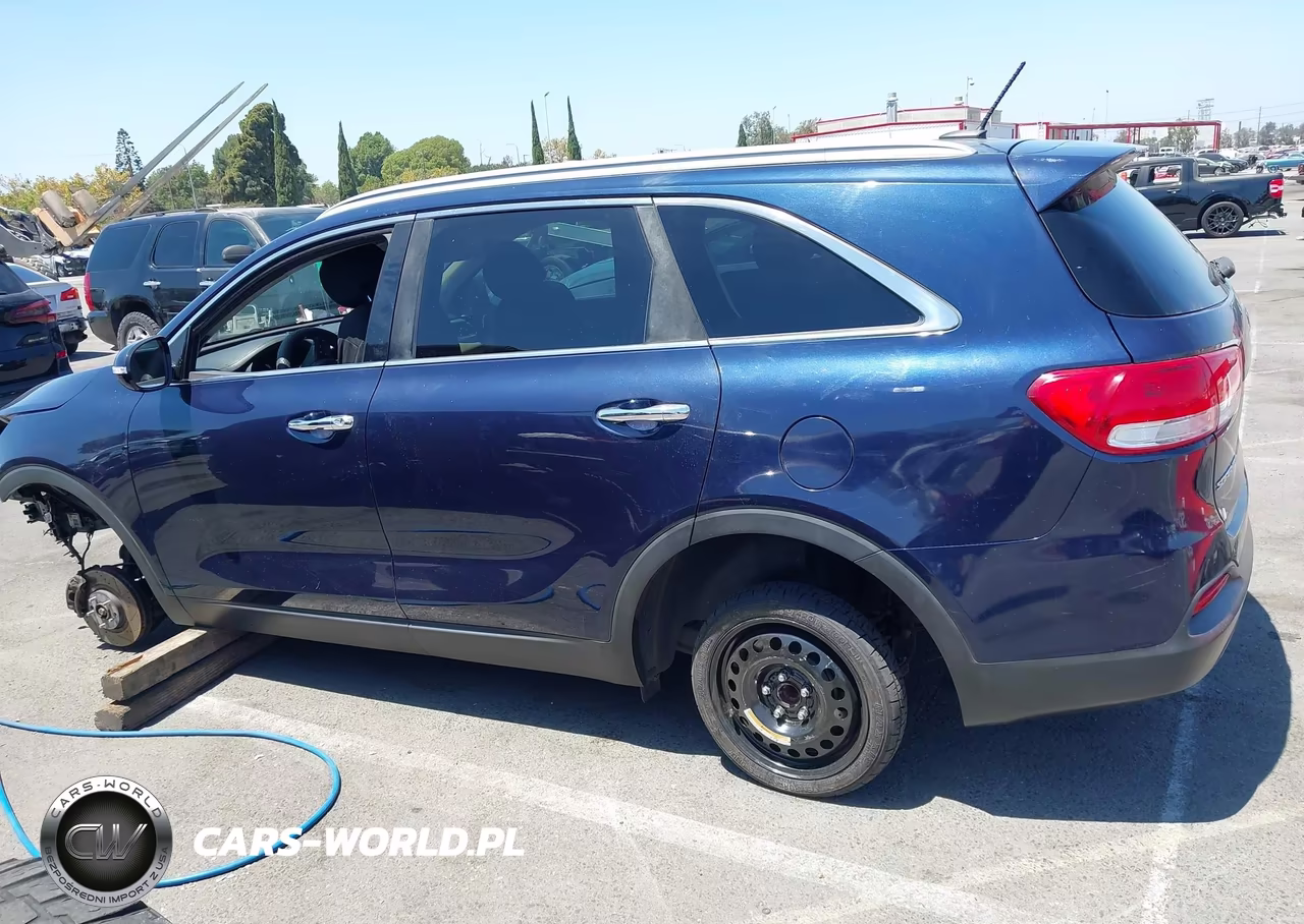 2018 Kia Sorento 3.3L Lx VIN:5XYPG4A59JG372590 - 14