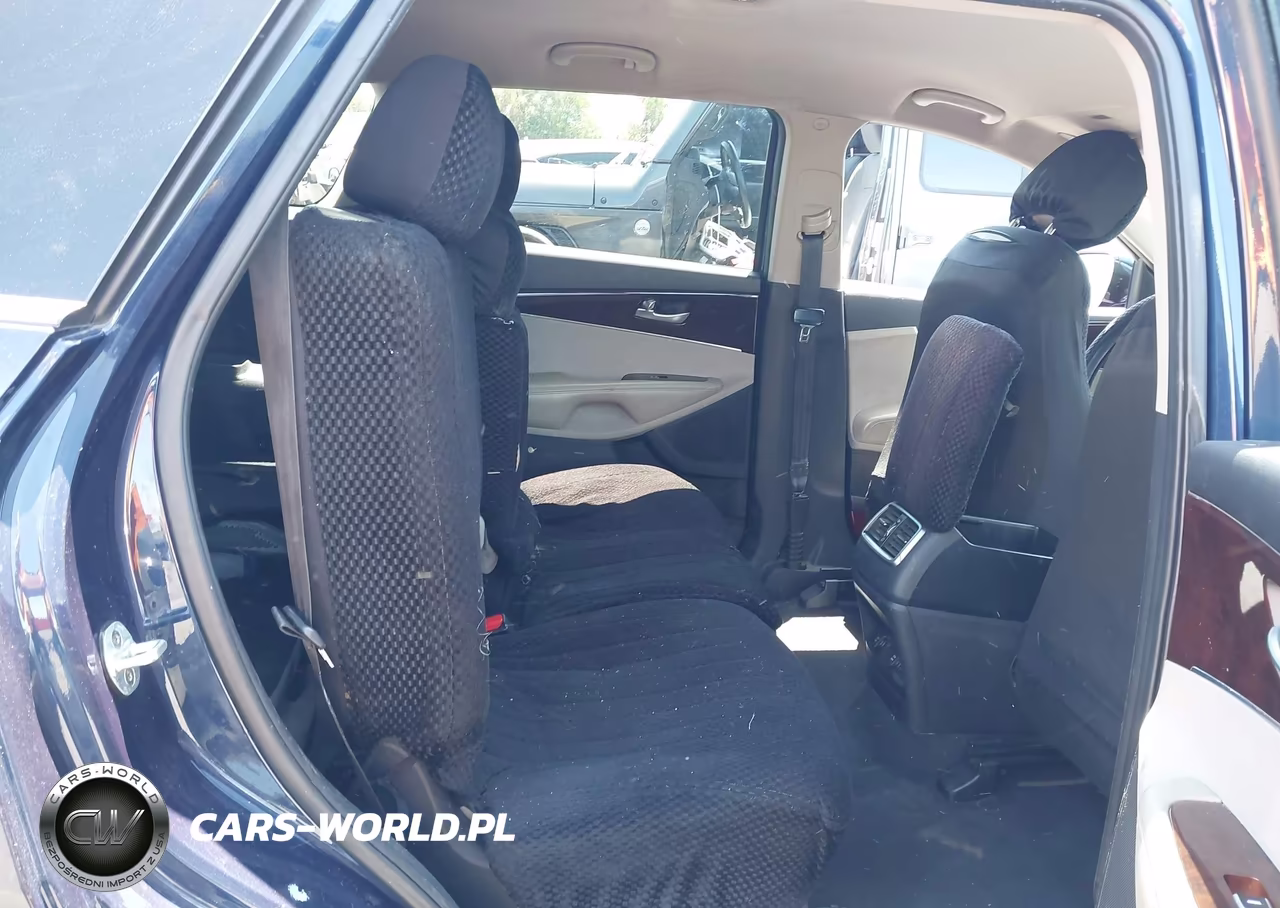 2018 Kia Sorento 3.3L Lx VIN:5XYPG4A59JG372590 - 8