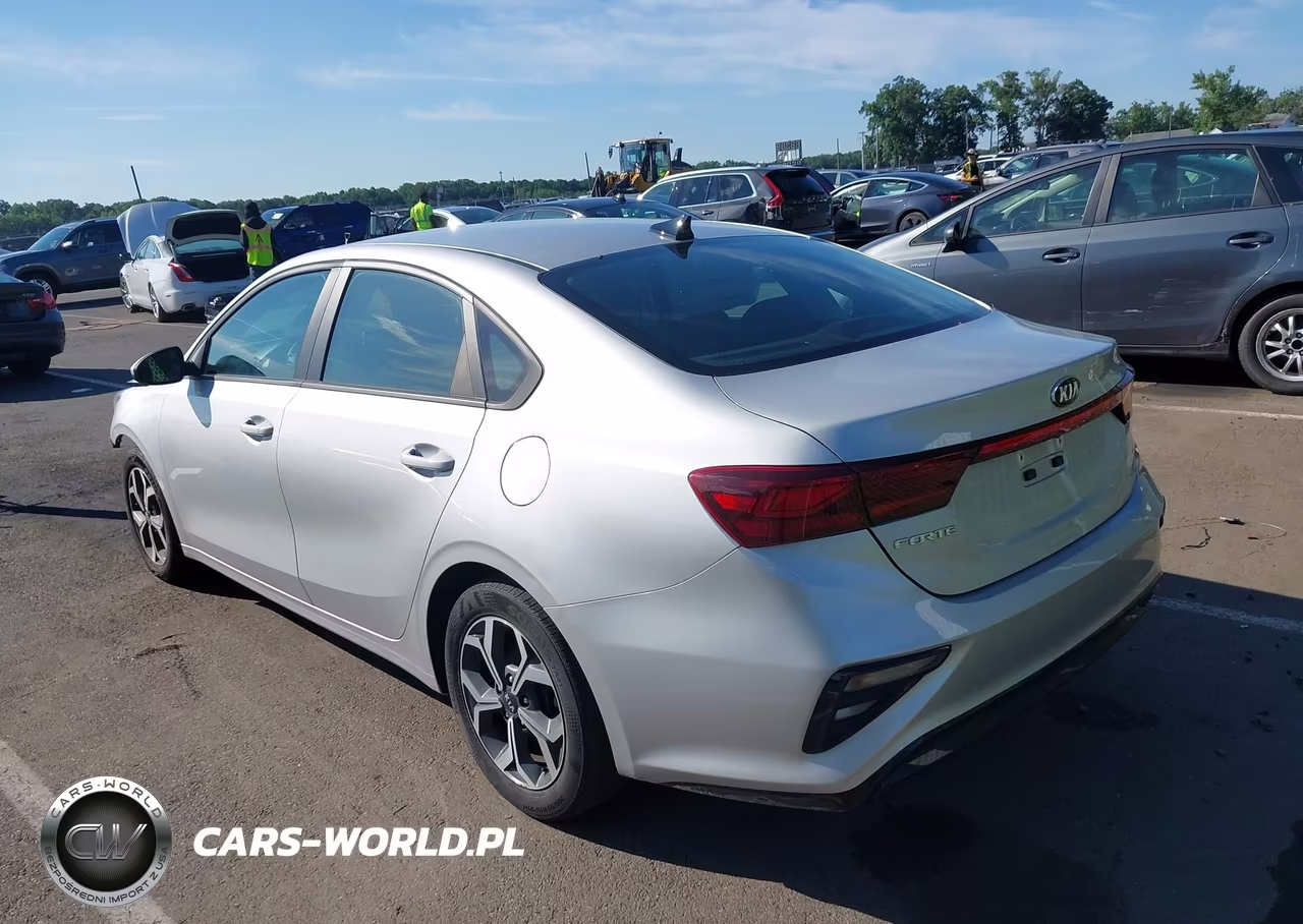 2021 Kia Forte Lxs VIN:3KPF24AD6ME326556 - 3