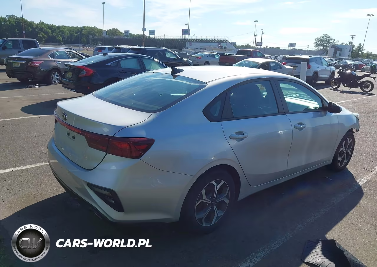 2021 Kia Forte Lxs VIN:3KPF24AD6ME326556 - 4