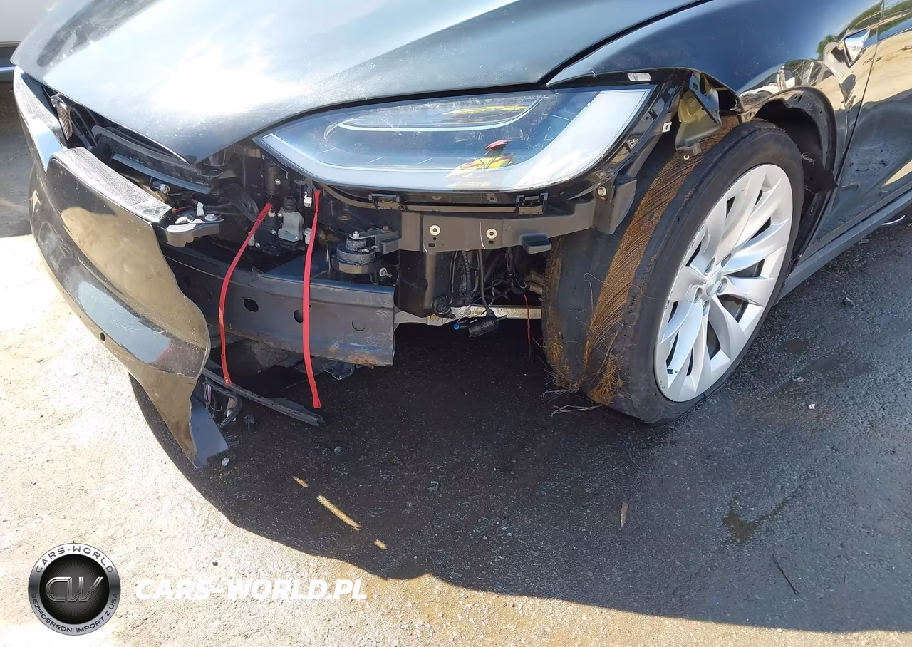 2017 Tesla Model X VIN:5YJXCAE2XHF077364 - 6