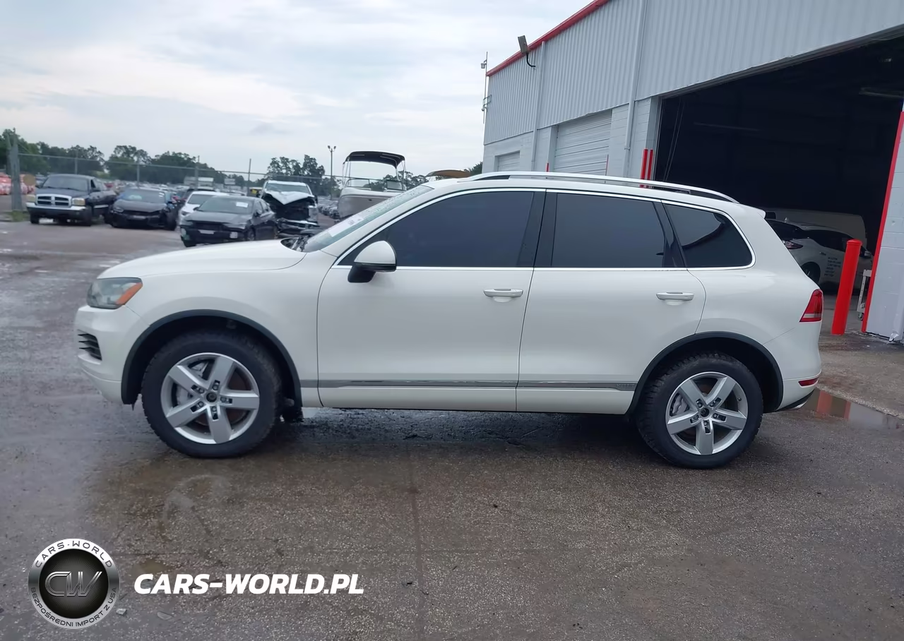 2011 Volkswagen Touareg Hybrid VIN:WVGFG9BP6BD002301 - 14
