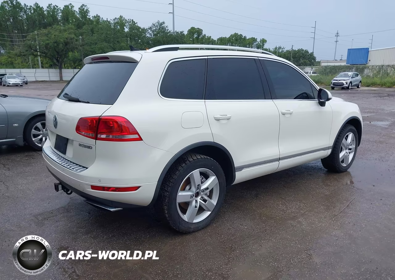 2011 Volkswagen Touareg Hybrid VIN:WVGFG9BP6BD002301 - 4