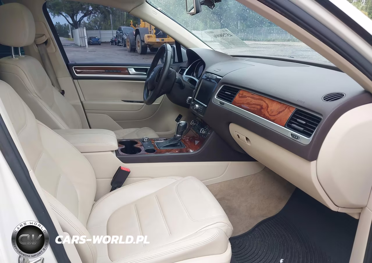 2011 Volkswagen Touareg Hybrid VIN:WVGFG9BP6BD002301 - 5