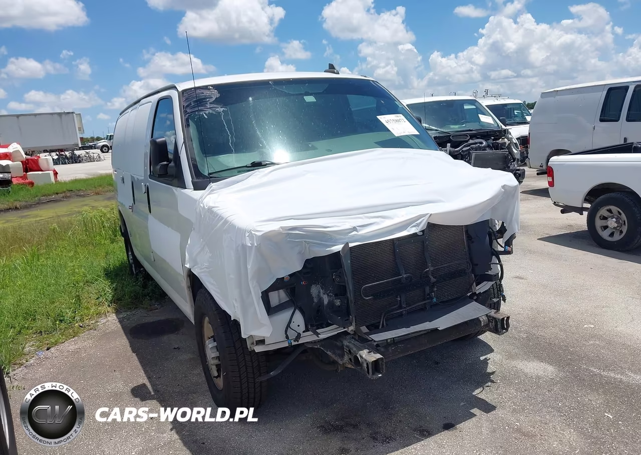 2018 Chevrolet Express 2500 Work Van – zdjęcie 1 z 17