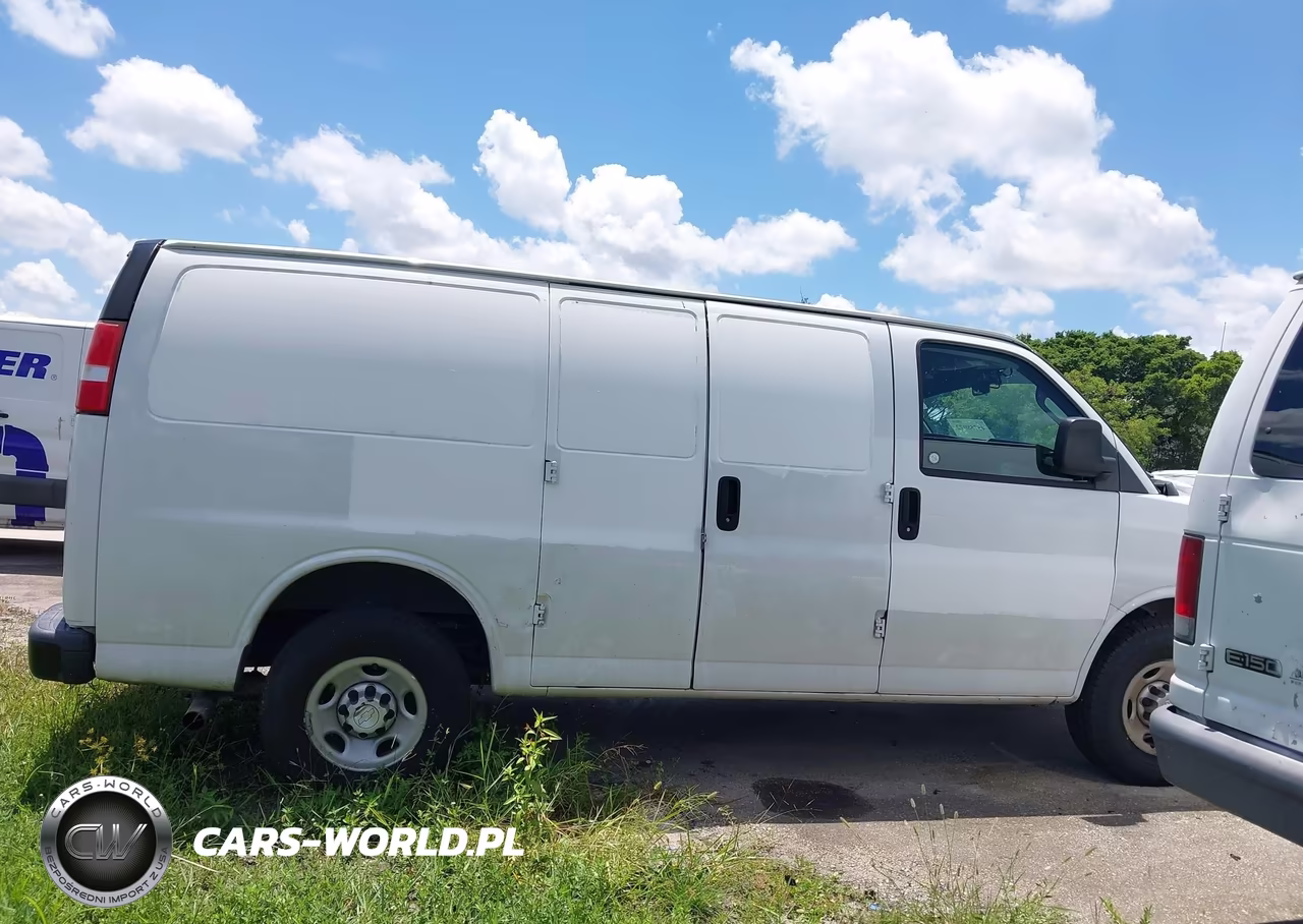 2018 Chevrolet Express 2500 Work Van VIN:1GCWGAFG0J1333553 - 14