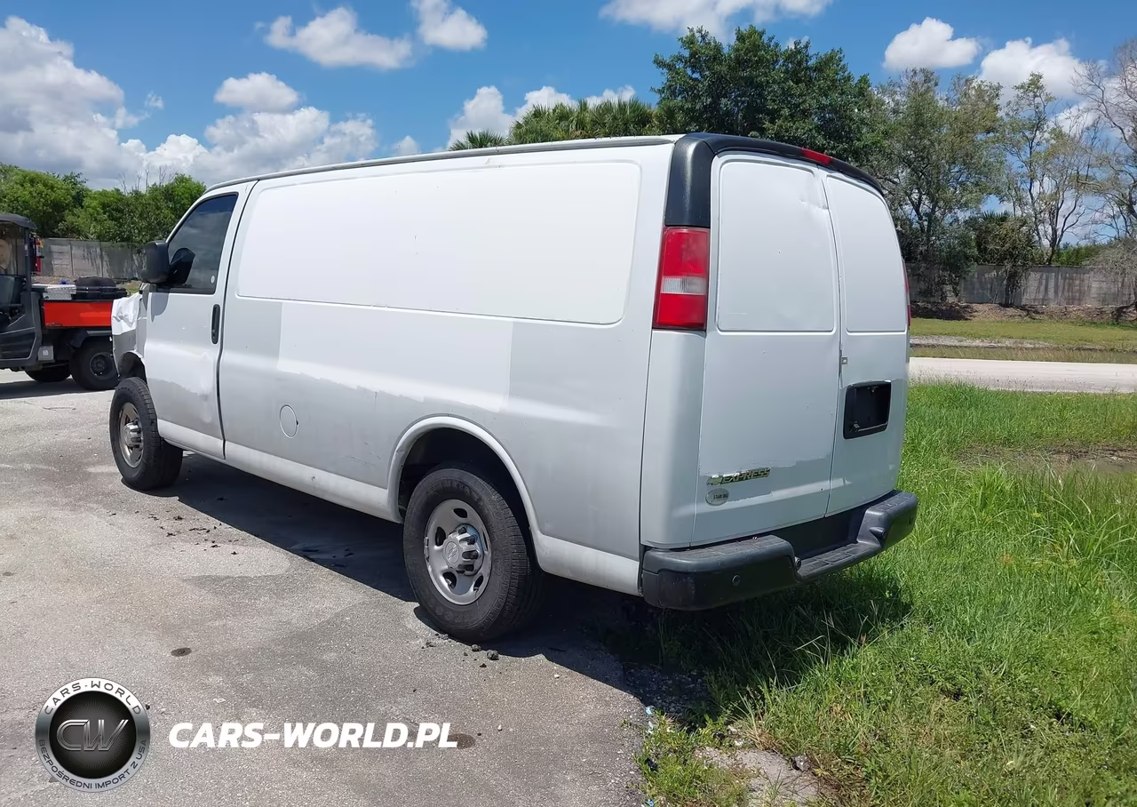 2018 Chevrolet Express 2500 Work Van VIN:1GCWGAFG0J1333553 - 3