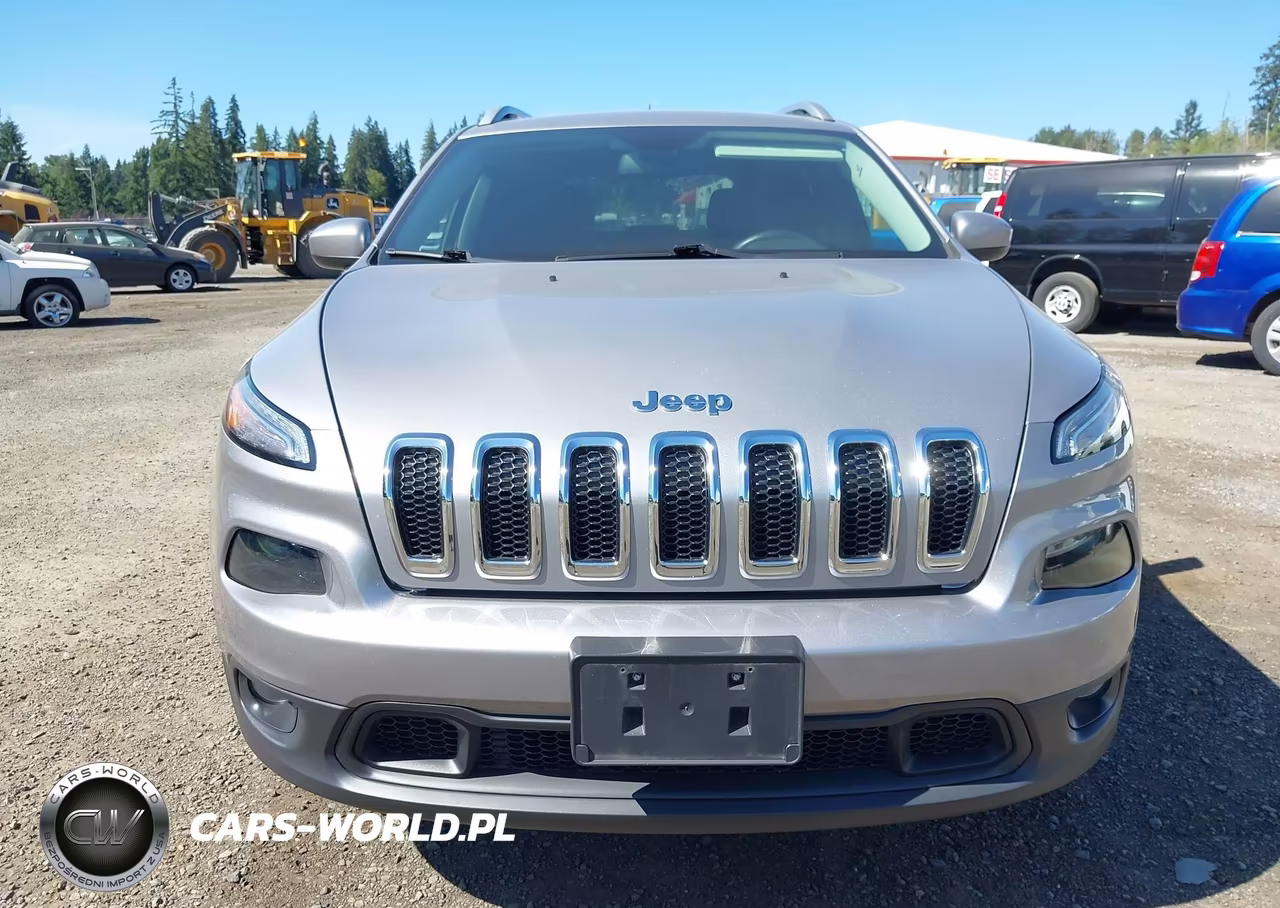 2018 Jeep Cherokee Latitude 4X4 VIN:1C4PJMCB0JD528602 - 12
