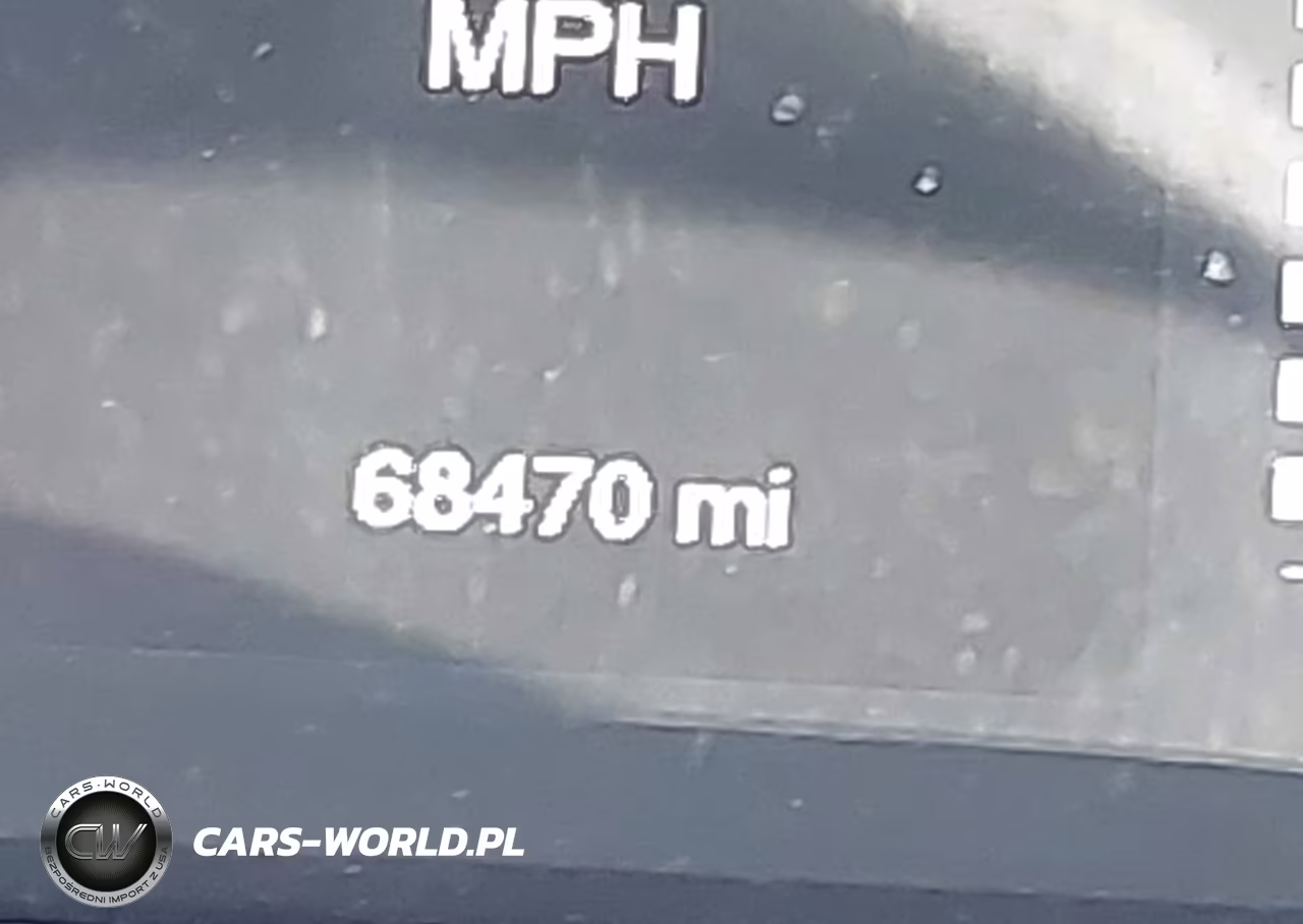 2018 Jeep Cherokee Latitude 4X4 VIN:1C4PJMCB0JD528602 - 15