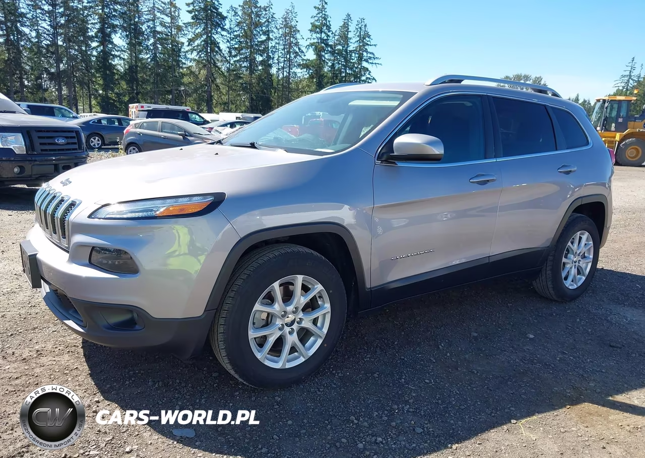 2018 Jeep Cherokee Latitude 4X4 VIN:1C4PJMCB0JD528602 - 2