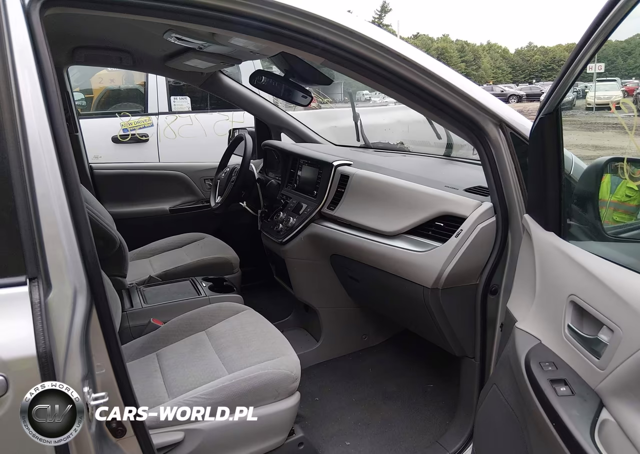 2019 Toyota Sienna Le 8 Passenger VIN:5TDKZ3DC0KS016784 - 5