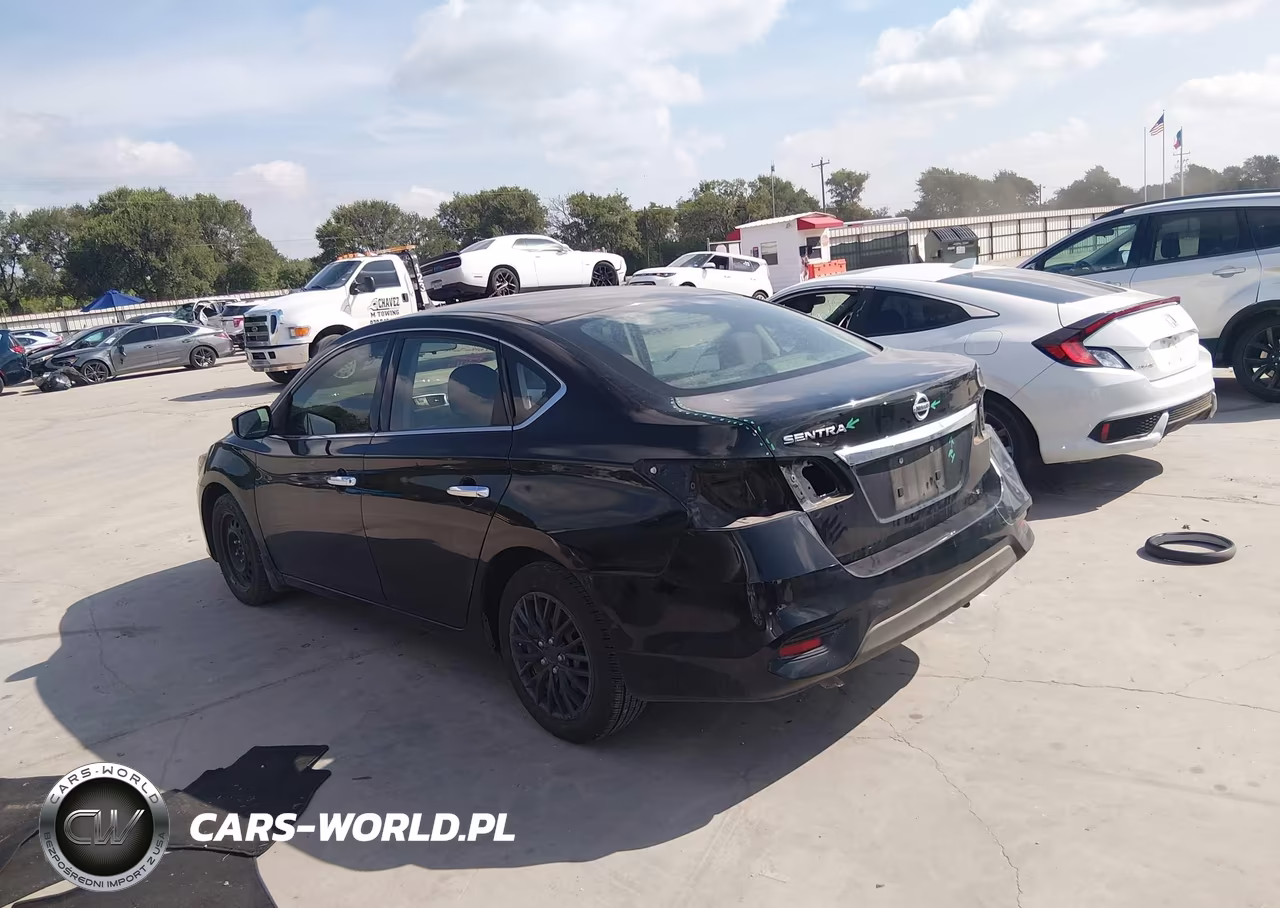 2018 Nissan Sentra S VIN:3N1AB7AP8JY333270 - 15