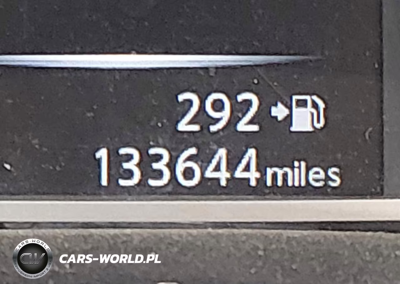2018 Nissan Sentra S VIN:3N1AB7AP8JY333270 - 16