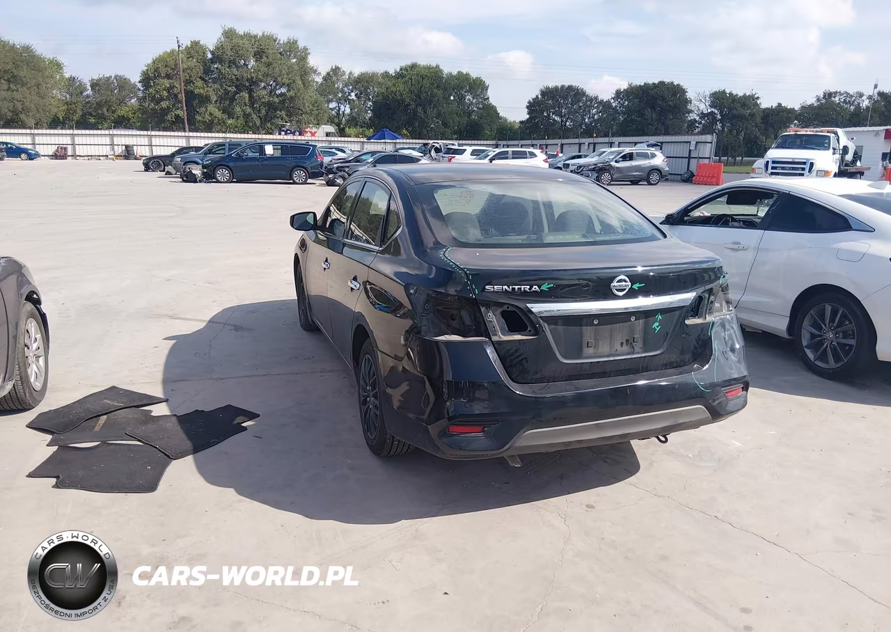 2018 Nissan Sentra S VIN:3N1AB7AP8JY333270 - 3