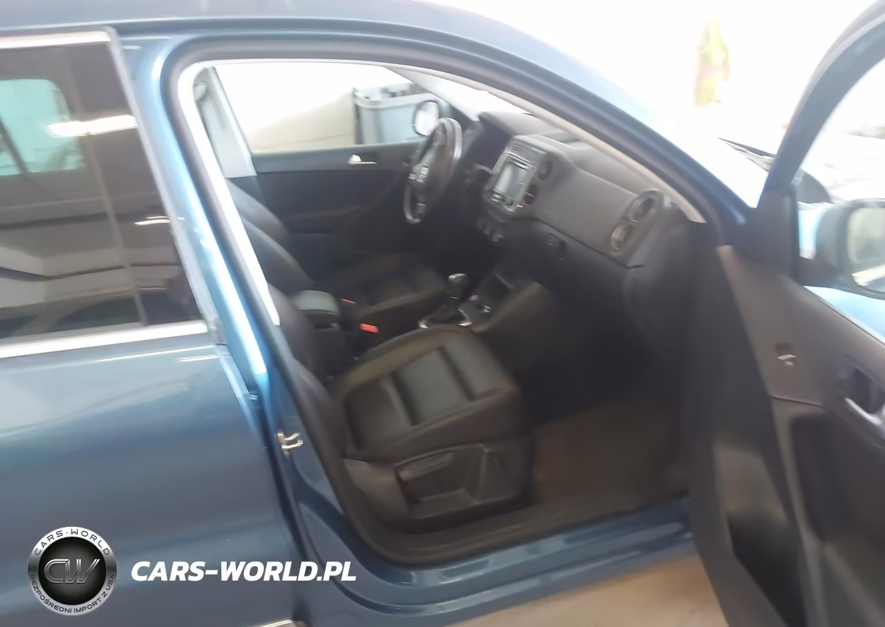 2017 Volkswagen Tiguan 2.0T Wolfsburg Edition VIN:WVGSV7AX5HK029150 - 5