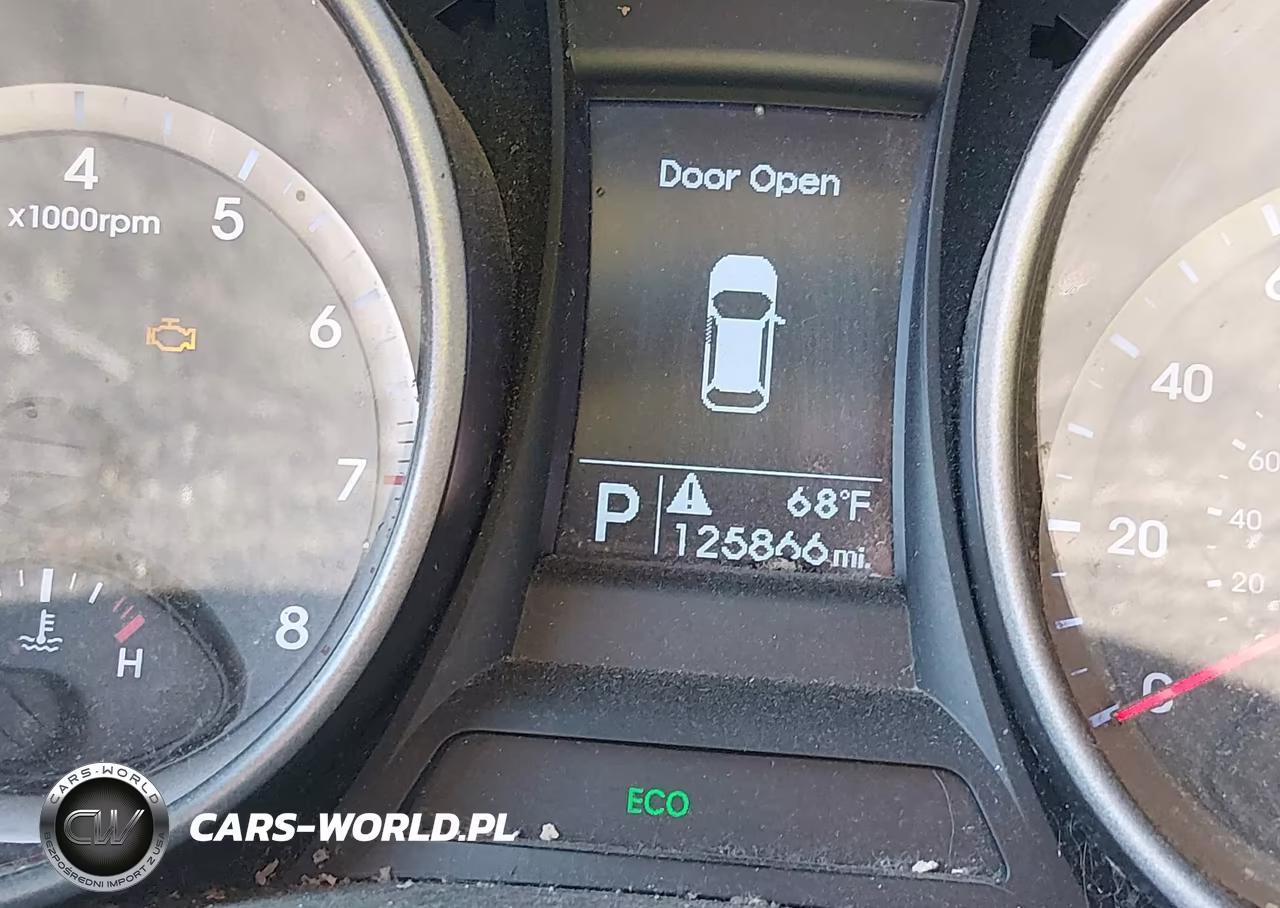 2015 Hyundai Santa Fe Sport 2.4L VIN:5XYZUDLB0FG242080 - 15