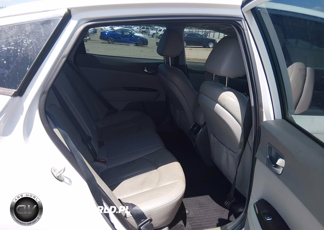 2018 Kia Optima Ex VIN:5XXGU4L33JG233578 - 8