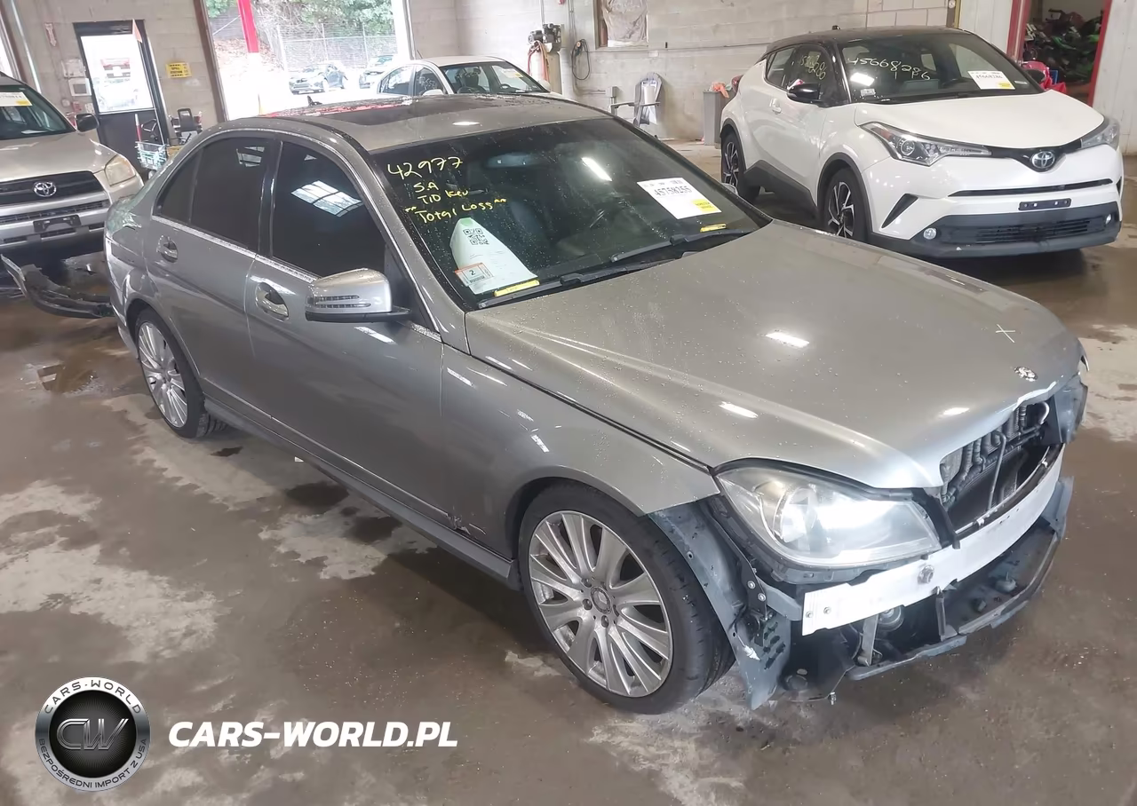 2013 Mercedes-Benz C 300 Sport 4Matic – zdjęcie 1 z 16