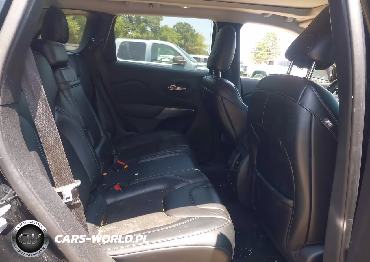 2019 Jeep Cherokee Latitude Plus Fwd VIN:1C4PJLLB6KD348634 - 8